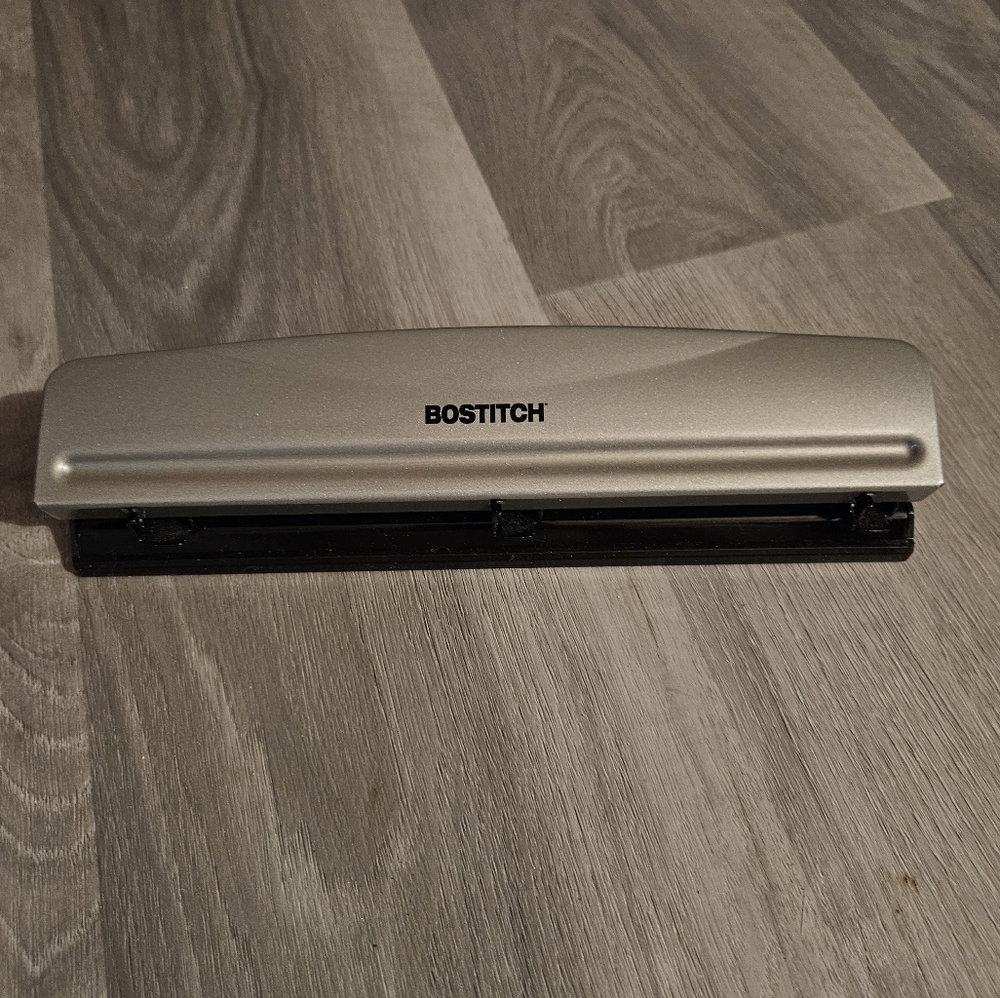 Bostitch 3-Hole Punch